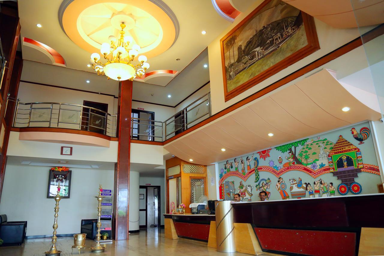 Hotel Vels Court Palni Bagian luar foto